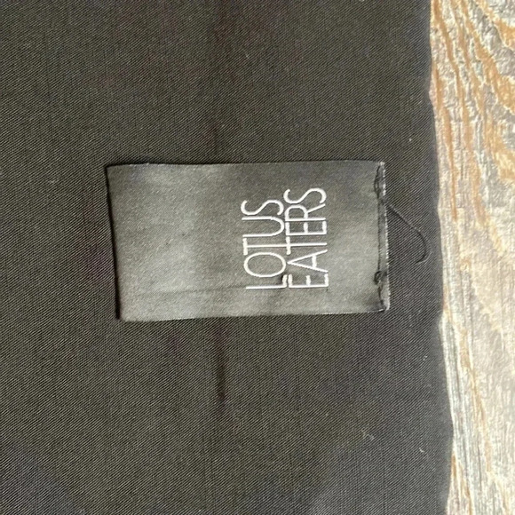 Lotus Eaters  | Black & White Scarf - Picture 4 of 5